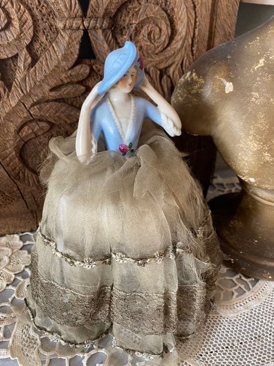 アンティークドール ポーセリンハーフドール ブドワールドール パウダーケース