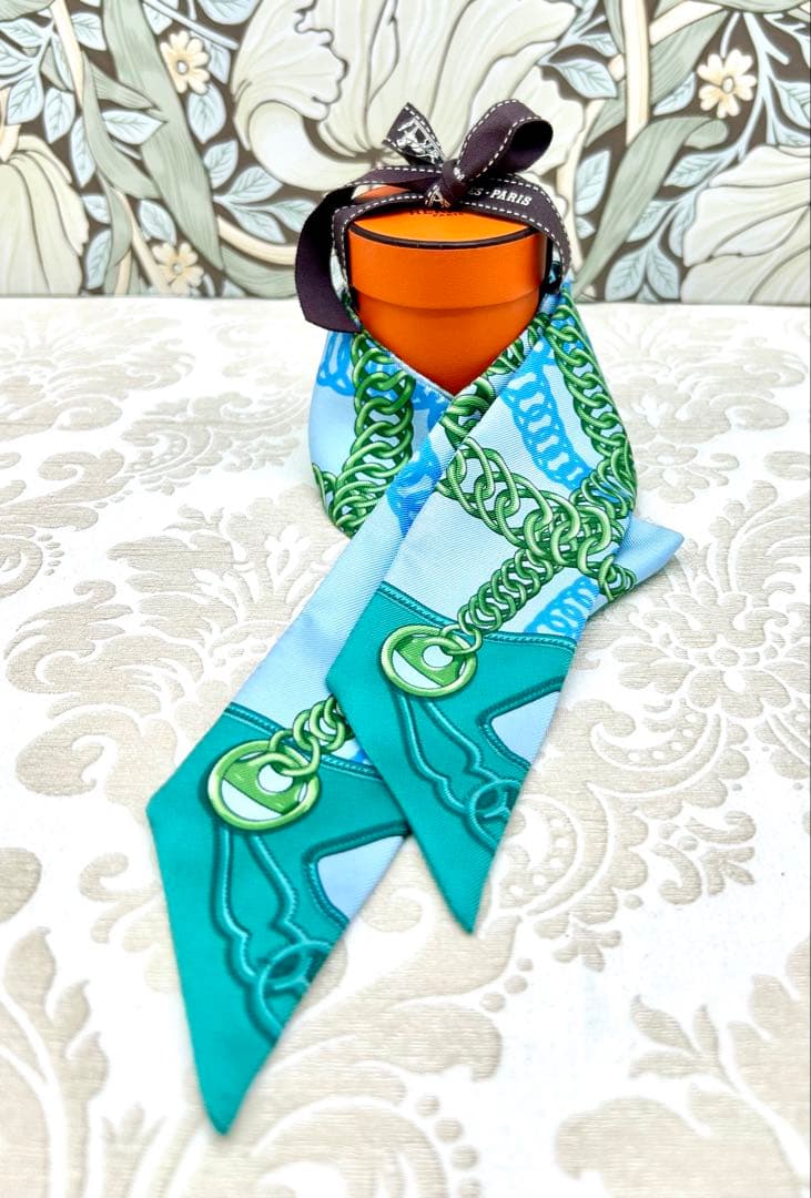 ノニHERMES エルメス ツイリー シルク100% ブルー×グリーン系