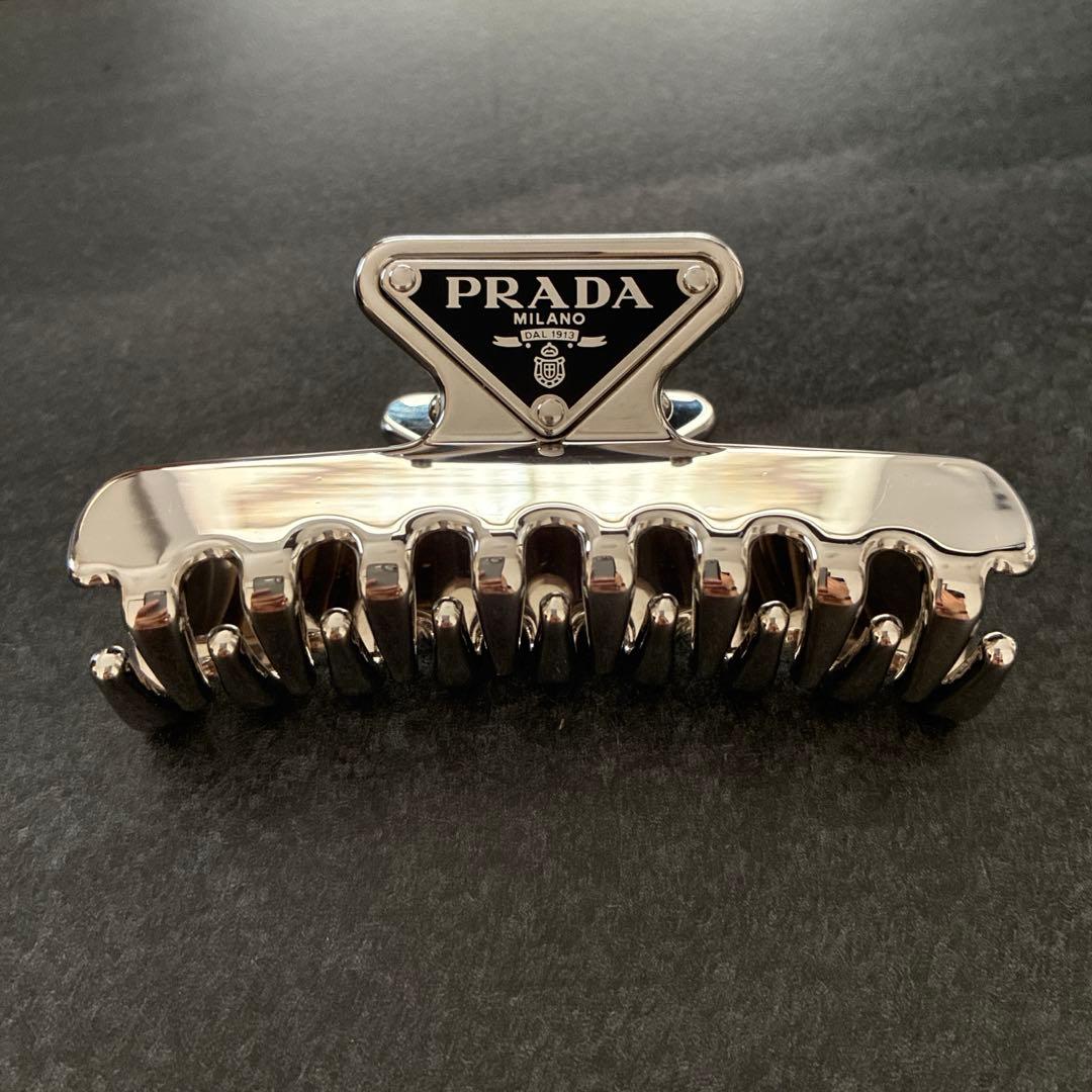 PRADA ヘアクリップ　シルバー
