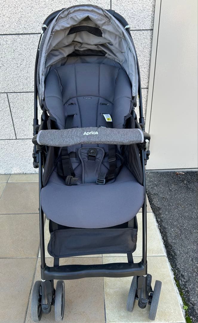 使用期間5ヶ月　アップリカ　ラクーナエアー AD グレー