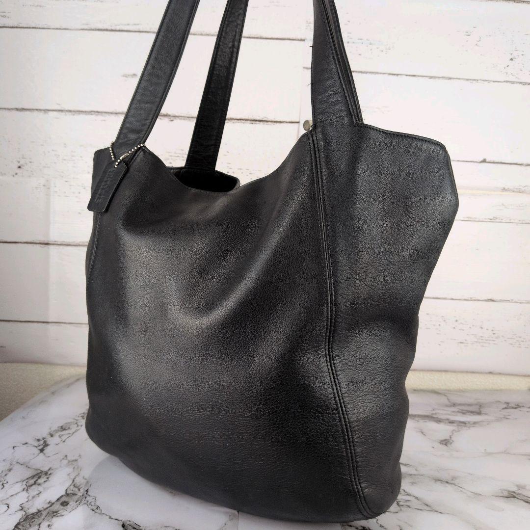 【美品】オールドコーチ☆A4　チャーム　トートバッグ　ブラック　ビジネス