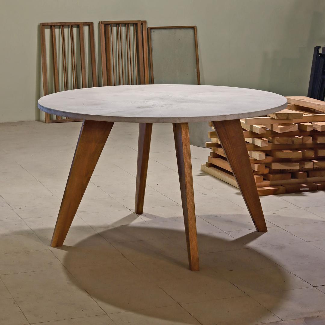 ラウンドテーブル｜ライトグレー｜Φ120cm｜薄塗りモルタル｜ダイニングテーブル