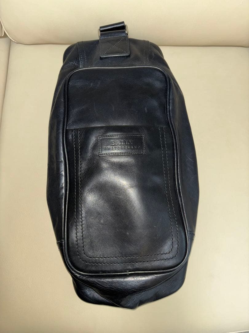 【BALLY 】ボディバッグ ／黒