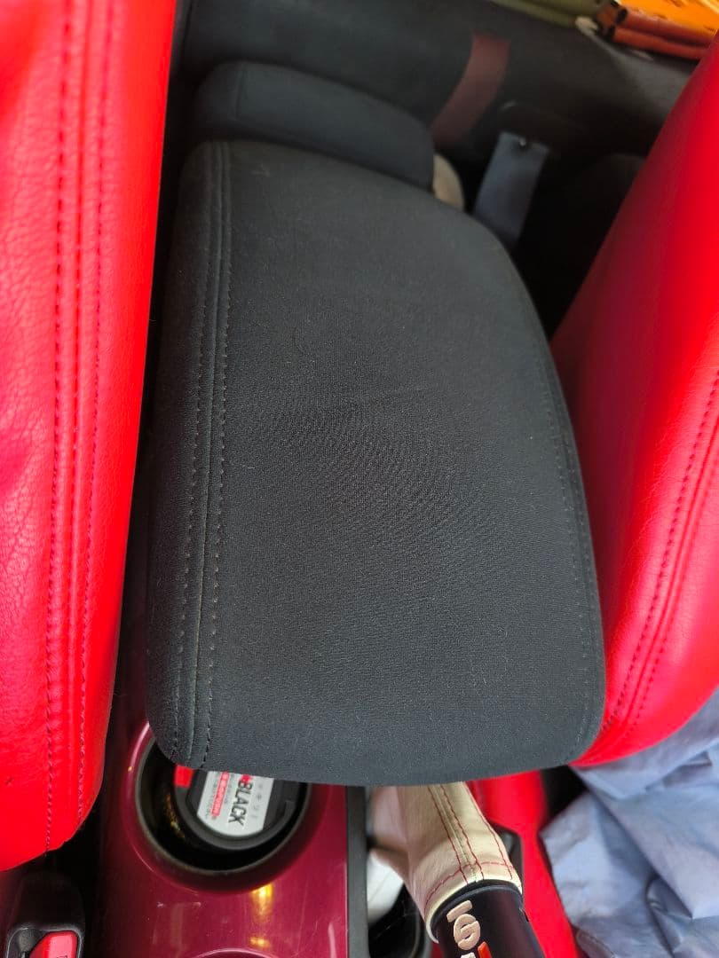 日産ジューク用UKアームレスト